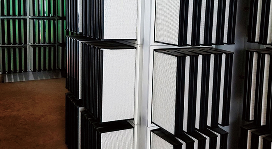 越南平福項目Antibio養(yǎng)豬場空氣過濾系統(tǒng)主過濾墻（出風(fēng)面）。