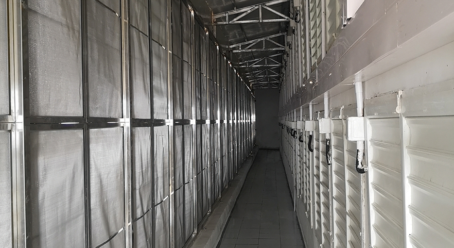 擋沙網(wǎng)內(nèi)側(cè)，嚴絲合縫。