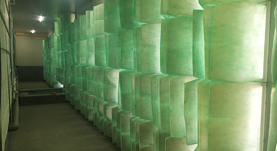 整齊劃一的初效袋濾內(nèi)側(cè)。