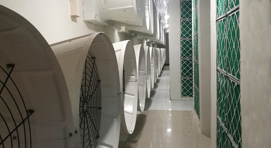 板式初效過濾器。