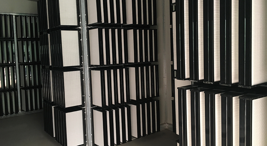 Antibio系統(tǒng)亞高效主過濾器內(nèi)側(cè)。