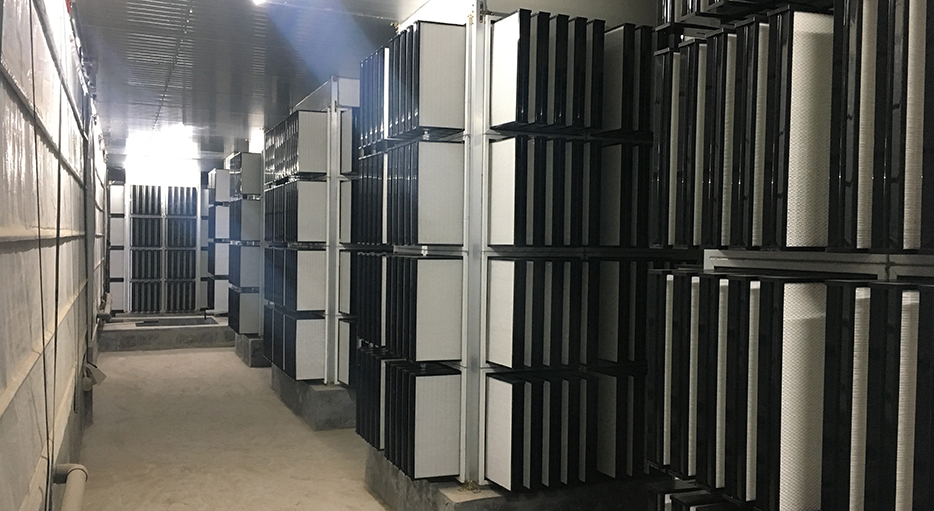 亞高效主過濾器內(nèi)部，整齊劃一，嚴(yán)絲合縫。