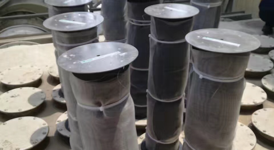 待更換的活性碳碳罐。