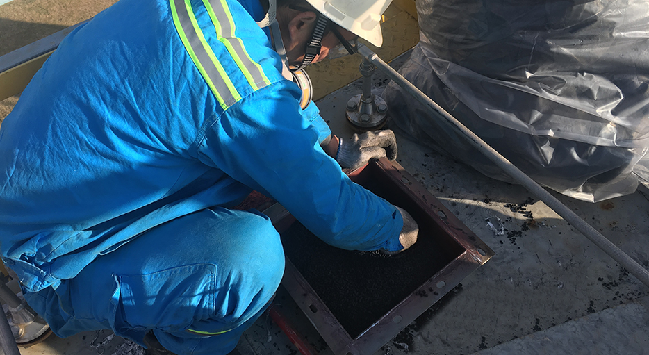 陶氏化學(xué)（佛山）VOC處理項(xiàng)目，活性炭更換安裝中。